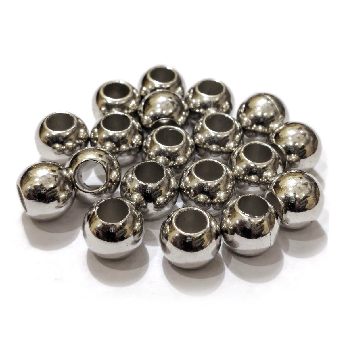 25 PIECES PACK' Premium 12 mm acrylic beads with a brilliant nickel/rhodium silver finish' Lightweight and perfect for jewelry making, spacers, and crafts.