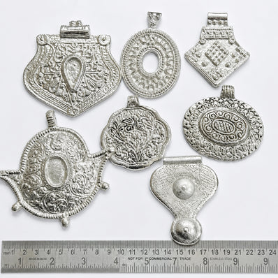 Large Aluminum Metal Pendant Mix – 5 Pieces Random Assorted Designs
