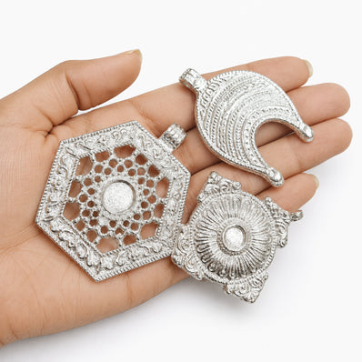 Large Aluminum Metal Pendant Mix – 5 Pieces Random Assorted Designs