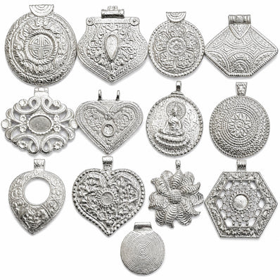 Large Aluminum Metal Pendant Mix – 5 Pieces Random Assorted Designs