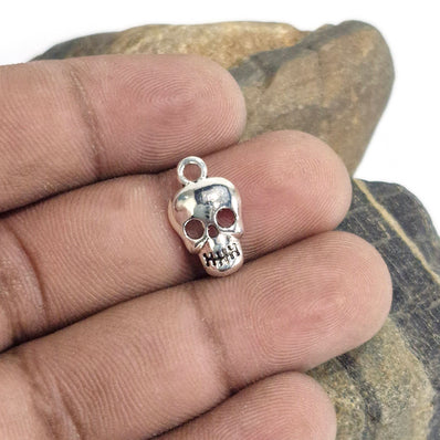 10 PIECES PACK' 15x9 MM APPROX SIZE' SILVER OXIDIZED SKULL CHARMS