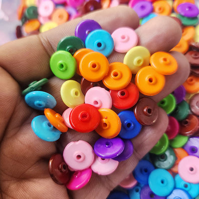 50 GRAMS PACK' 10 MM APPROX SIZE'  FLAT BUTTON BEADS' SUPER FINE QUALITY MIX PACK OF ACRYLIC BEADS