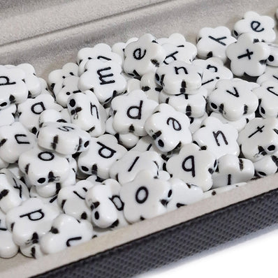 100 PIECES MIX PACK OF ALPHABET ACRYLIC BEADS SIZE APPROX 9-10 MM