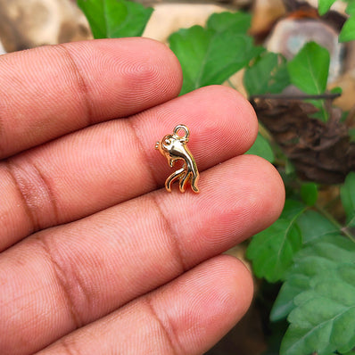 1 PIECE PACK' APPROX 13x7 MM SIZE 'GOLD FISH STAINLESS STEEL ELEGANCE MINI CHARMS