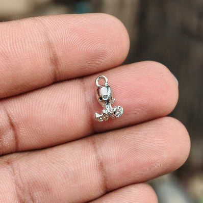1 PIECE PACK' APPROX 10x6 MM SIZE 'OCTOPUS STAINLESS STEEL ELEGANCE MINI CHARMS