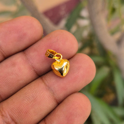 4 PIECES PACK' 10 MM APPROX SIZE' DESIGNER GOLD POLISHED HEART CHARMS