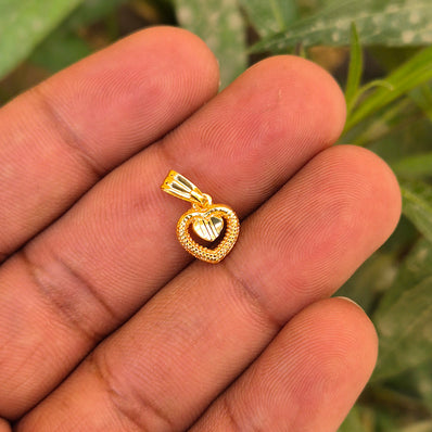 4 PIECES PACK' 9-10 MM APPROX SIZE' DESIGNER GOLD POLISHED HEART CHARMS