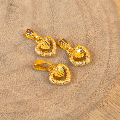 4 PIECES PACK' 9-10 MM APPROX SIZE' DESIGNER GOLD POLISHED HEART CHARMS