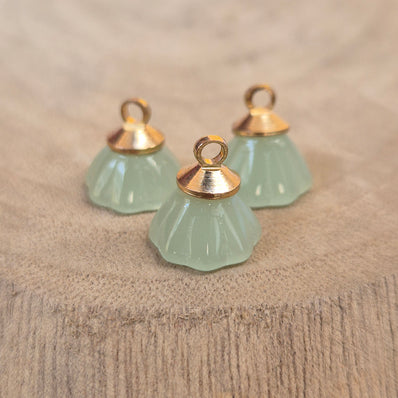 1 PIECE PACK' 10 MM APPROX SIZE' CZECH IMPORTED FLORAL GLASS CHARMS