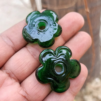 10 PIECES PACK' 30 MM APPROX DAISY GLASS BEADS