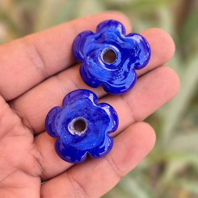 10 PIECES PACK' 30 MM APPROX DAISY OPAQUE GLASS BEADS