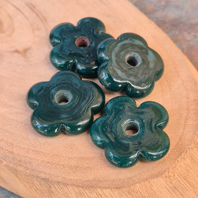 10 PIECES PACK' 30 MM APPROX DAISY OPAQUE GLASS BEADS