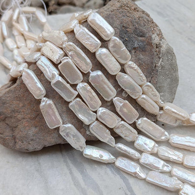 1 STRING PACK' BEAD COUNT' 22-23 PIECES' REAL FRESHWATER PEARL SIZE APPROX' 23-24 MM