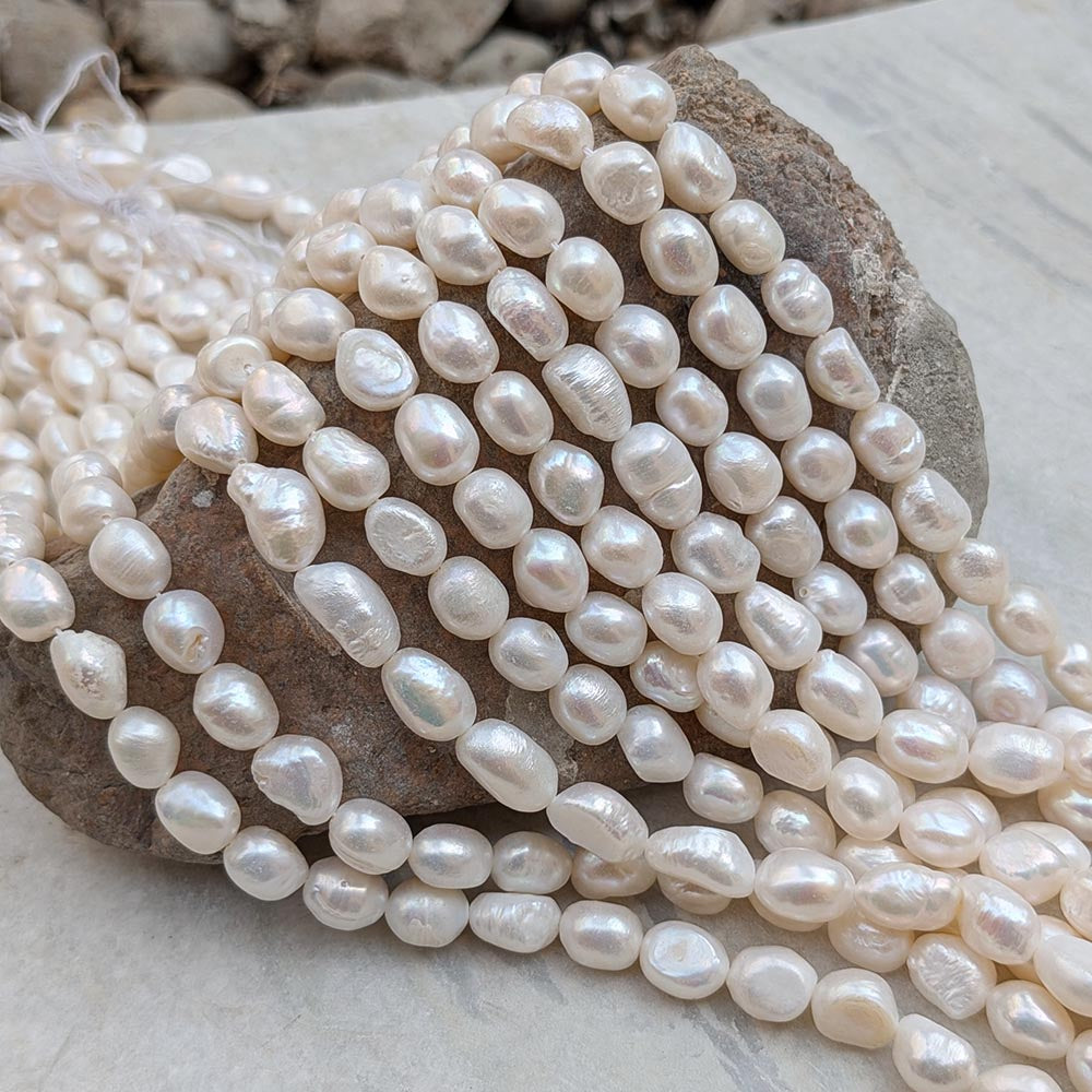 1 STRING PACK' BEAD COUNT' 37-38 PIECES' REAL FRESHWATER PEARL SIZE APPROX' 8-10 MM