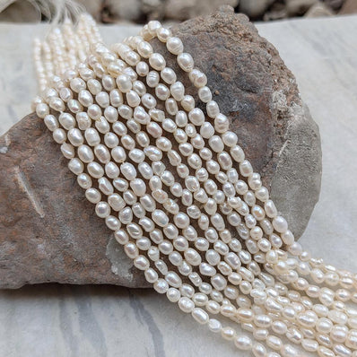 1 STRING PACK' BEAD COUNT' 84-85 PIECES' REAL FRESHWATER PEARL SIZE APPROX' 4-6 MM