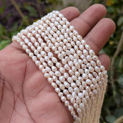 1 STRING PACK' BEAD COUNT' 84-85 PIECES' REAL FRESHWATER PEARL SIZE APPROX' 4-6 MM