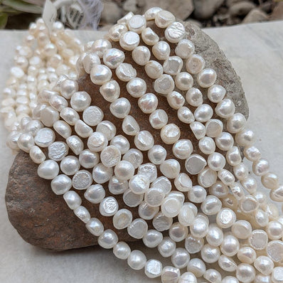1 STRING PACK' BEAD COUNT' 49-50PIECES' REAL FRESHWATER PEARL SIZE APPROX' 8-9 MM