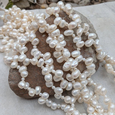 1 STRING PACK' BEAD COUNT' 79-80 PIECES' REAL FRESHWATER PEARL SIZE APPROX' 8-10 MM