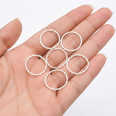 Silver Plated Hammered Ring Connectors, 19-20 mm Round Circle Charms, DIY Jewelry Making Findings (20 Pieces)