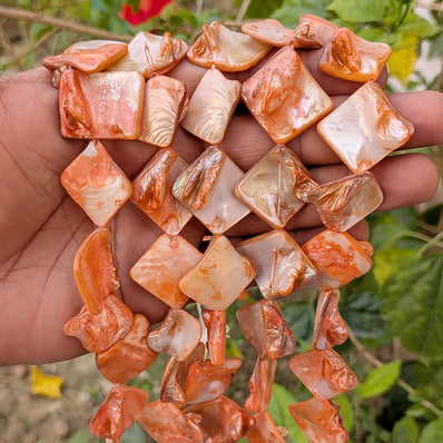 1 LINE/STRING PACK'SIZE APPROX' 16-22 MM' 15-16 PIECES' MOP SHELL BEADS
