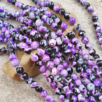 1 STRING/LINE PACK' APPROX 46-47 PIECES' 8MM SIZE TIBETIAN DUAL COLOR AGATE BEADS