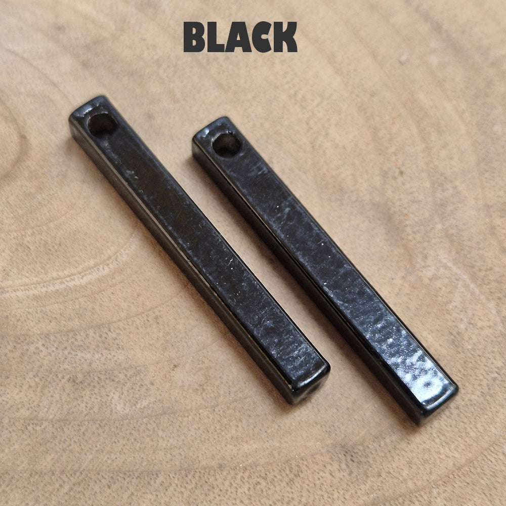1 PIECE PACK' SIZE APPROX 40x4 MM' BLACK SQUARE BAR PENDANT