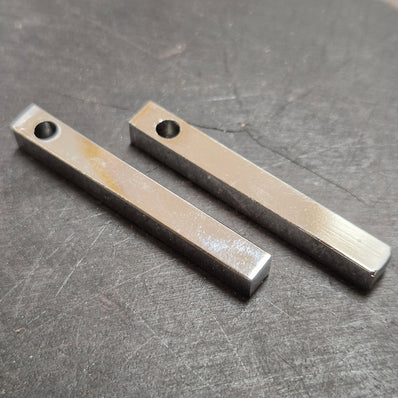 1 PIECE PACK' SIZE APPROX 40x4 MM' RHODIUM SILVER SQUARE BAR PENDANT