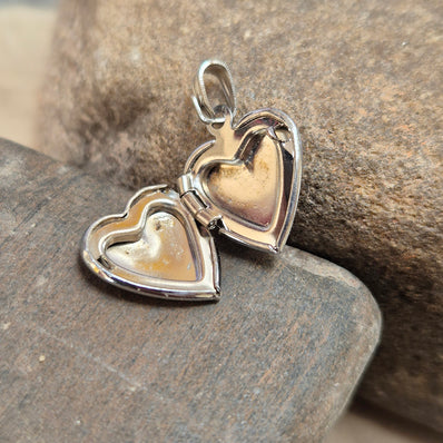 2 PCS LOT, SIZE APPROX 18-20 MM' HEART SHAPED OPENABLE PHOTO LOCKET