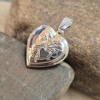 2 PIECES PACK' SIZE APPROX 22-23 MM' HEART SHAPED OPENABLE PHOTO LOCKET