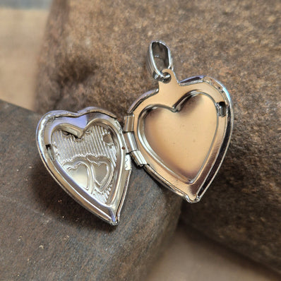 2 PCS LOT, SIZE APPROX 22-23 MM' HEART SHAPED OPENABLE PHOTO LOCKET