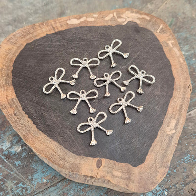 5 PIECES PACK' 15x20 MM APPROX' TRENDING BOW CHARMS