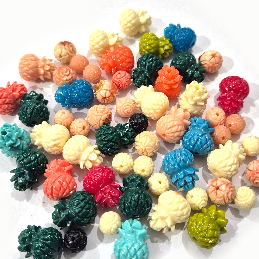 20pcs high quality of resin carved beads Sale lot random mix