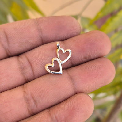 10 PIECES PACK' 16x9 MM APPROX SIZE MINIMILISTIC TRENDING HEART CHARMS