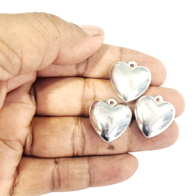 10 PCS PKG. SILVER PLATED ACRYLIC SMOOTH HEART CHARM IN SIZE ABOUT 20MM