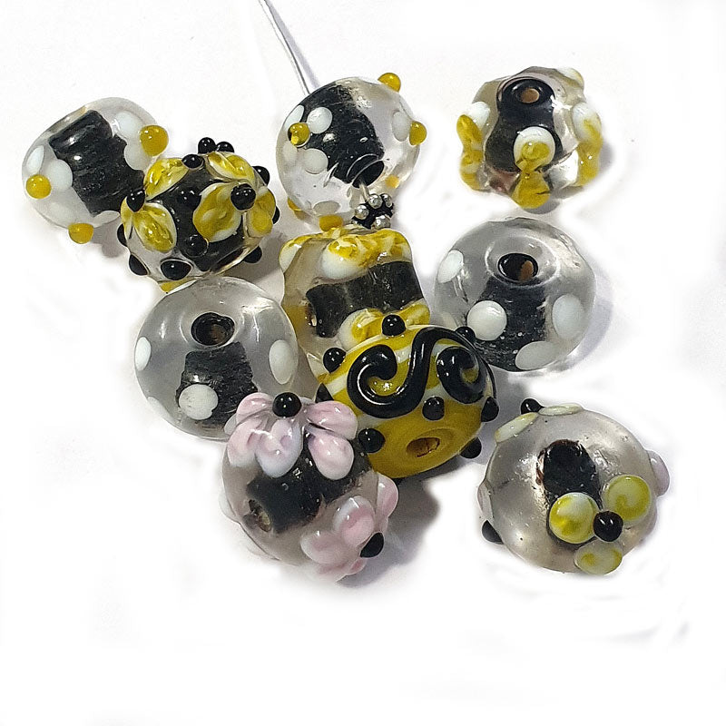 10 Pcs Assorted designs handmade glass beads