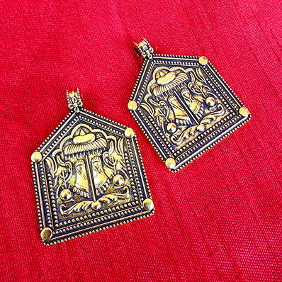 2 PIECES PACK' 40x28 MM GOLD POLISHED SMALL CHARMS USED IN DIY JEWELLERY MAKING