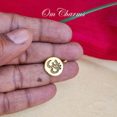 8 Pcs Om Charms Om Charms, Yoga Charms Energy Charms Indian Buddha Chakra Pendants for Bracelets Jewelry Making