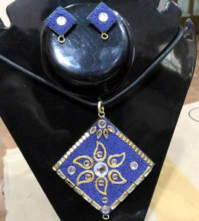 Pachi Work Fashion Pendants Set , Sold by per Set