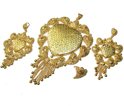 Very large Size (Palm Size) classical Pendant set for bold jewellery