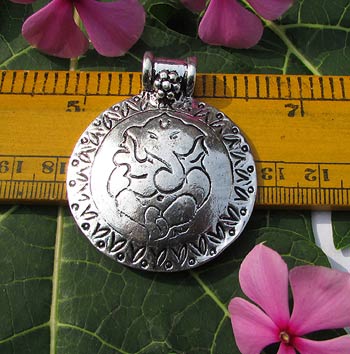 Beautiful silver And gold temple pendant Size Scale