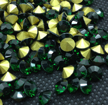 Rivoli Glass Chatons – Madeinindia Beads